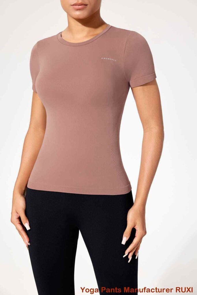 Leggings acampanados recortados