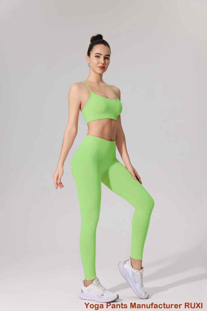 Conjunto de yoga de una pieza elegante y cómodo RUXI c735